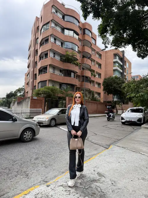 Ángeles Pereira en una calle de la ciudad